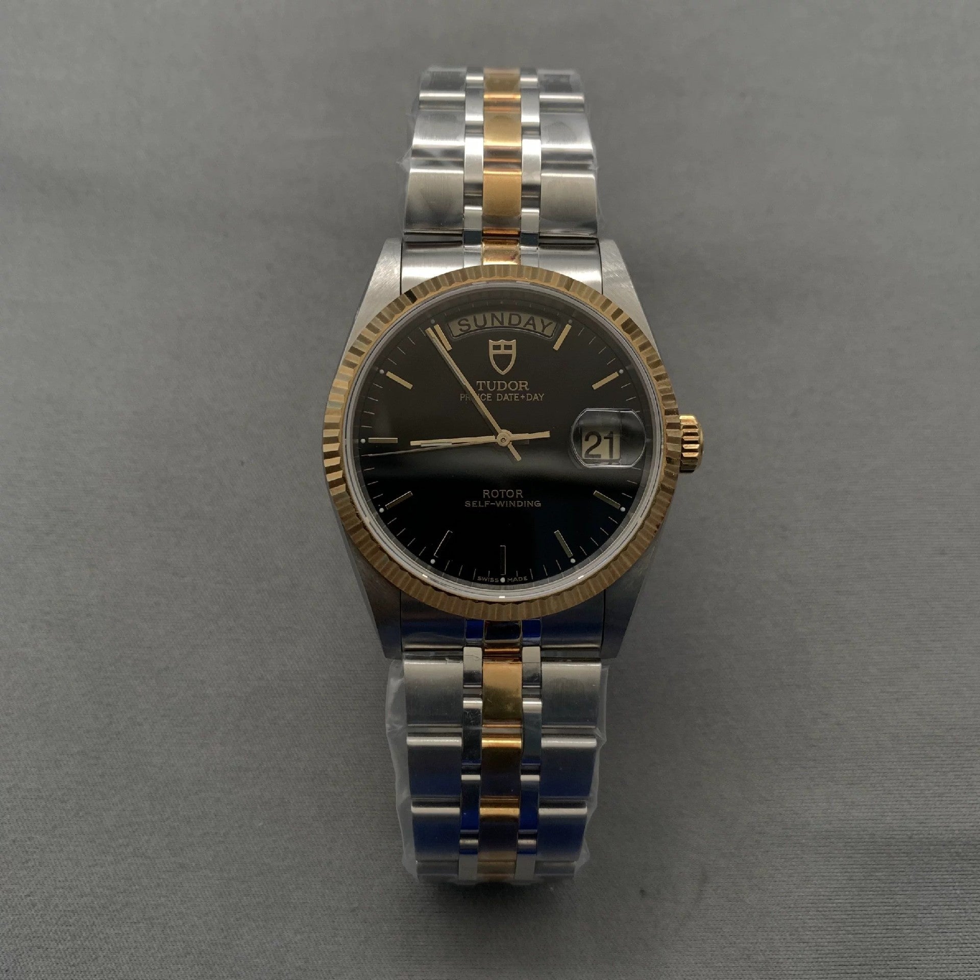 ロイヤル出品　8/18 2018 Tudor Prince Date Day 76213 Black Stick Dial Full Set